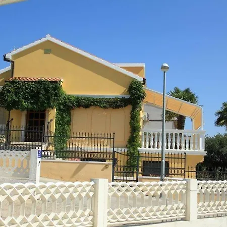 Apartment Rojana