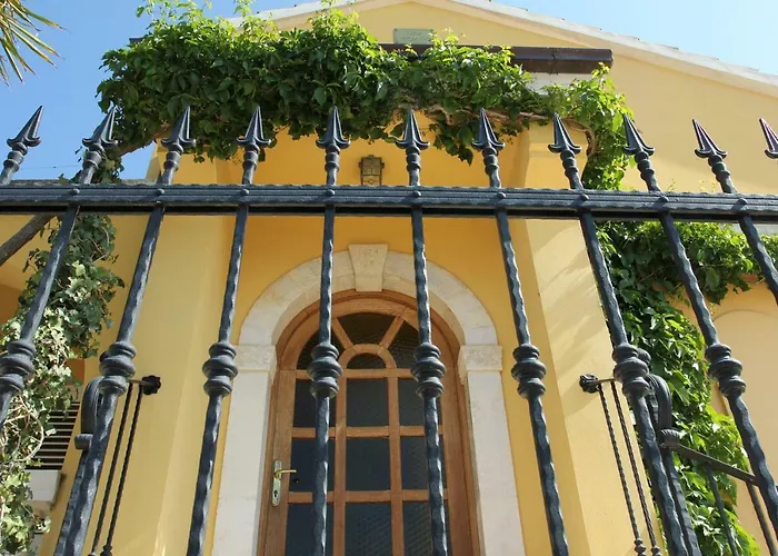 Rojana Апартаменты