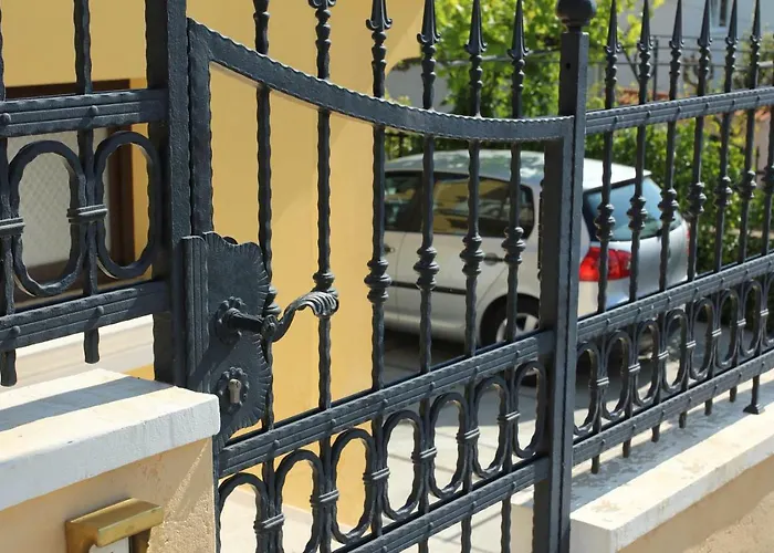 Апартаменты Rojana