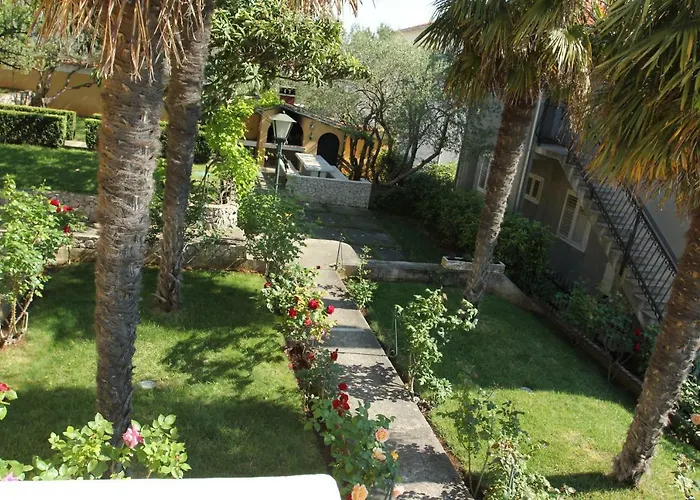 Апартаменты Rojana